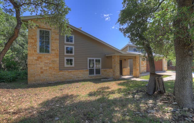 3055 Lakeview