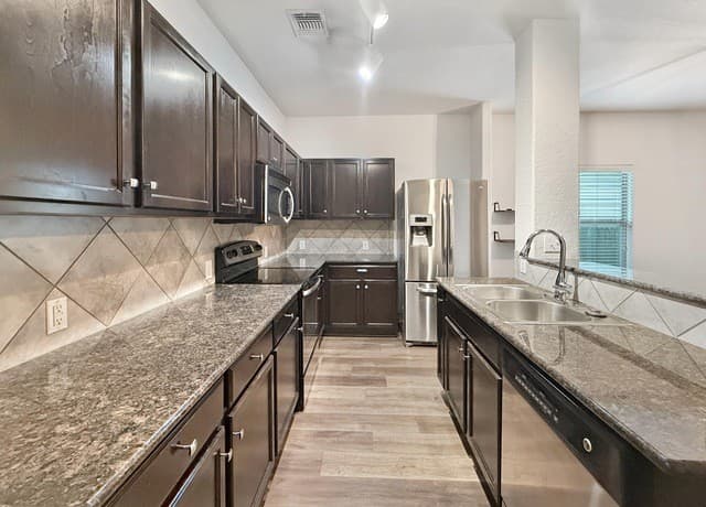 6226  Pecan Tree, San Antonio, TX 78240 — photo 2