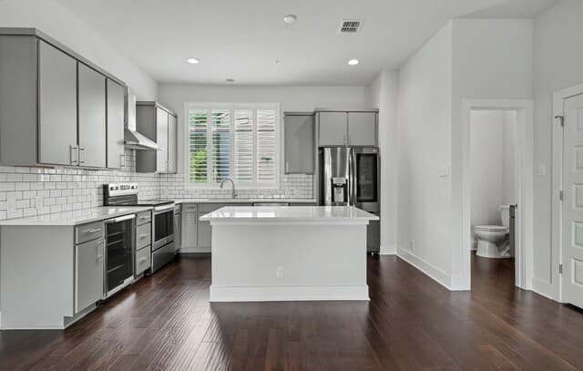 1606 N Hackberry Unit UNIT 102, San Antonio, TX 78208 — photo 6