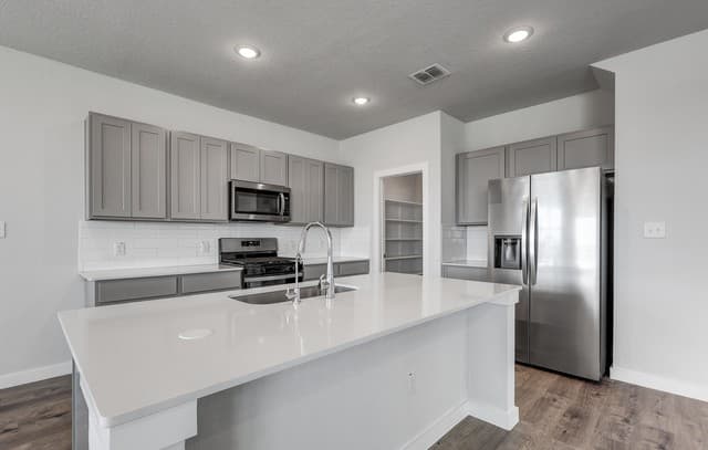 2323  Crisp Gln, San Antonio, TX 78224 — photo 10