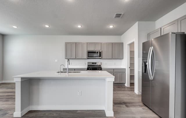 2323  Crisp Gln, San Antonio, TX 78224 — photo 11