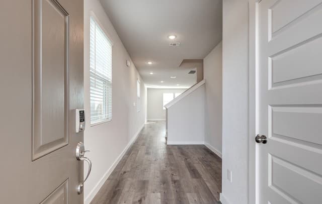 2323  Crisp Gln, San Antonio, TX 78224 — photo 4
