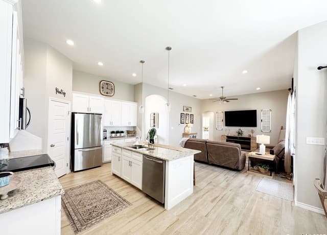 1683  Vista View, Pleasanton, TX 78064 — photo 11