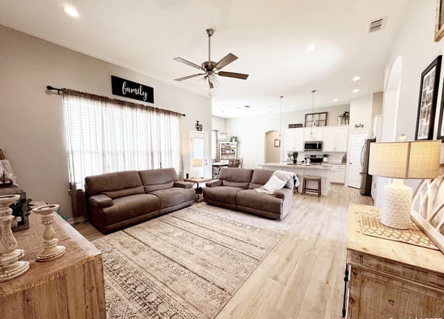 1683  Vista View, Pleasanton, TX 78064 — photo 7