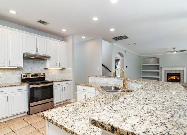 8714 Santa Fe Cove, Helotes, TX 78023 — photo 16