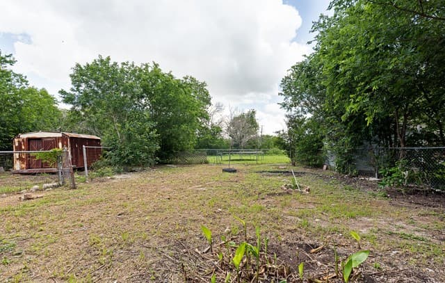204  3rd St, Converse, TX 78109 — photo 17