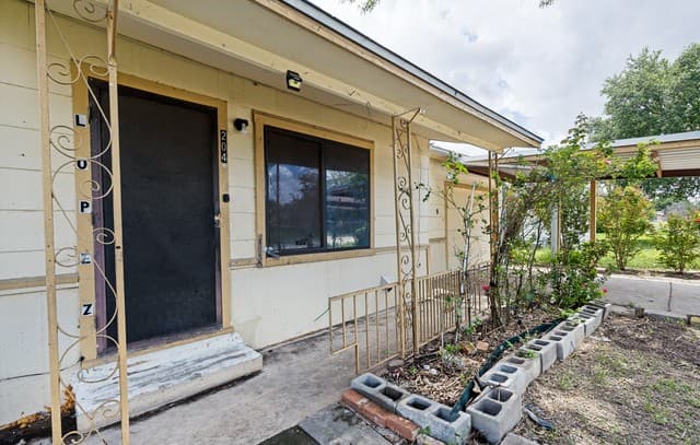 204  3rd St, Converse, TX 78109 — photo 2