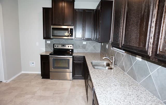 2610  Green Leaf Way, San Antonio, TX 78244 — photo 7