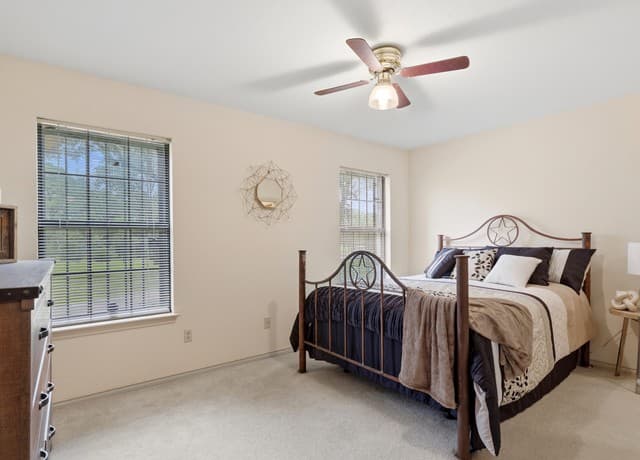 105  Whispering Oaks Dr, Adkins, TX 78101 — photo 11