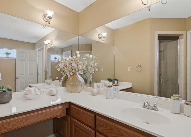 105  Whispering Oaks Dr, Adkins, TX 78101 — photo 9