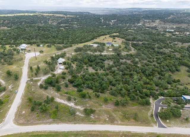 130  Falling Leaves Ct, Blanco, TX 78606 — photo 2