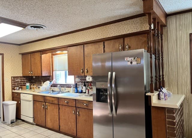 902  Oakridge Dr, Pleasanton, TX 78064 — photo 5