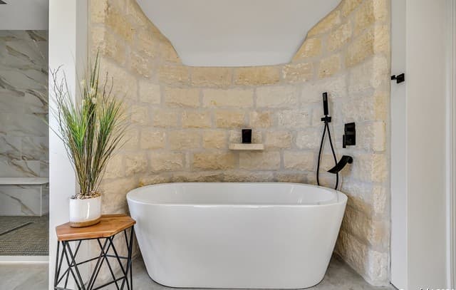 130  Overlook Dr, Fredericksburg, TX 78624 — photo 19