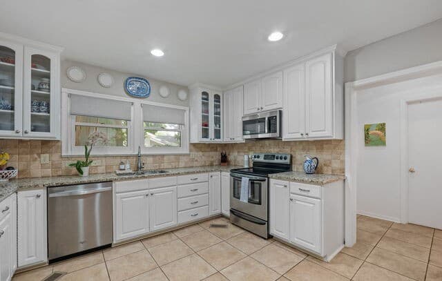 405  Canterbury Hill St, San Antonio, TX 78209 — photo 17