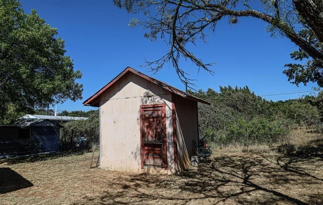 119  Hondo Dr, Bandera, TX 78003 — photo 4