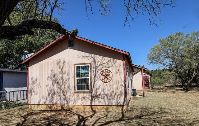 119  Hondo Dr, Bandera, TX 78003 — photo 5