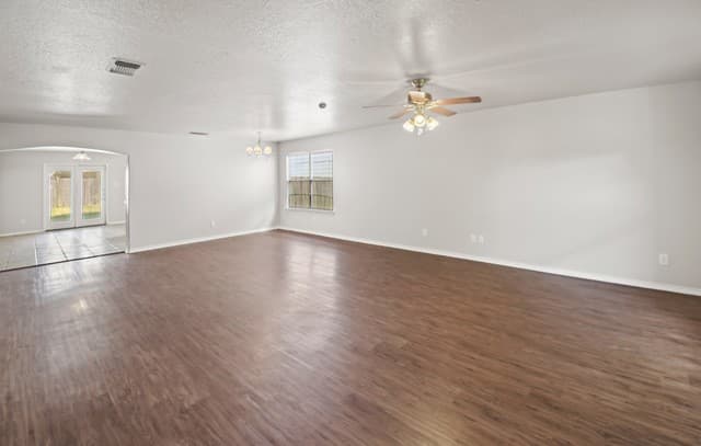 2127  Red Rock Crossing, San Antonio, TX 78245 — photo 2
