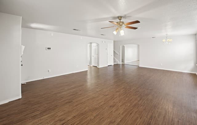 2127  Red Rock Crossing, San Antonio, TX 78245 — photo 3