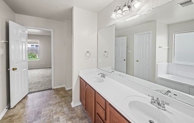 2127  Red Rock Crossing, San Antonio, TX 78245 — photo 6
