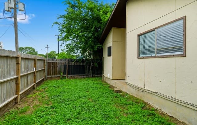 6867  Betty Levy, San Antonio, TX 78227 — photo 21