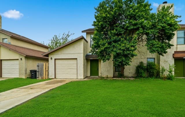 6867  Betty Levy, San Antonio, TX 78227 — photo 4