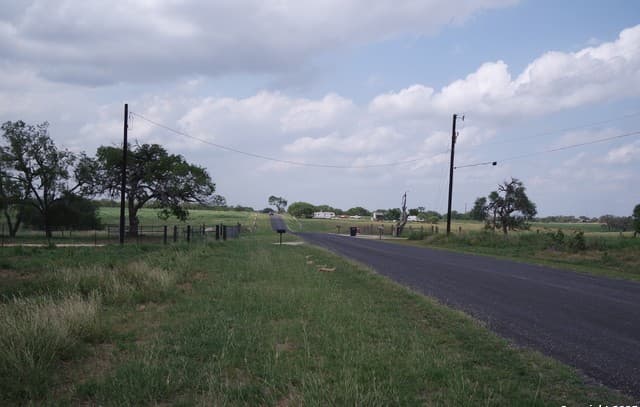 9459  Crow, Adkins, TX 78101 — photo 2