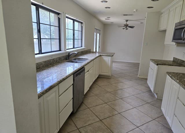 9306 Caen, San Antonio, TX 78250 — photo 5