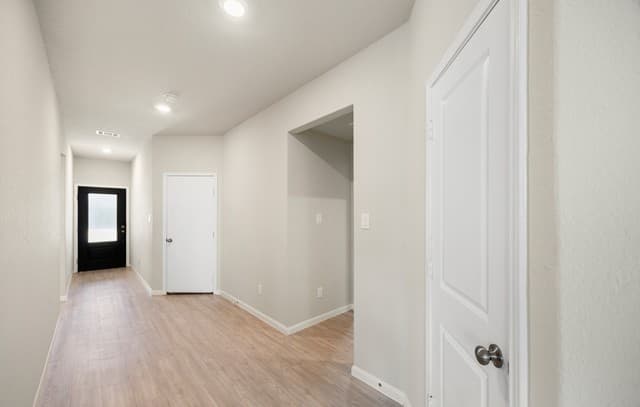 14011  Feed Park, San Antonio, TX 78252 — photo 4