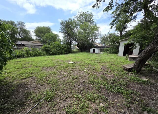 4923  Blessing St, San Antonio, TX 78228 — photo 9