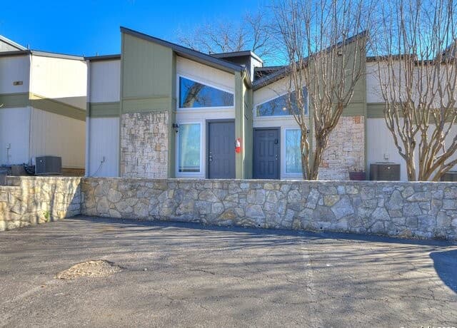 100 Lorenz Rd Unit 1501