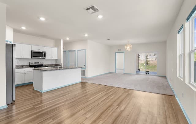 5010  Jovian, San Antonio, TX 78245 — photo 4