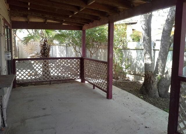 8448  Dixon Ridge, San Antonio, TX 78239 — photo 6