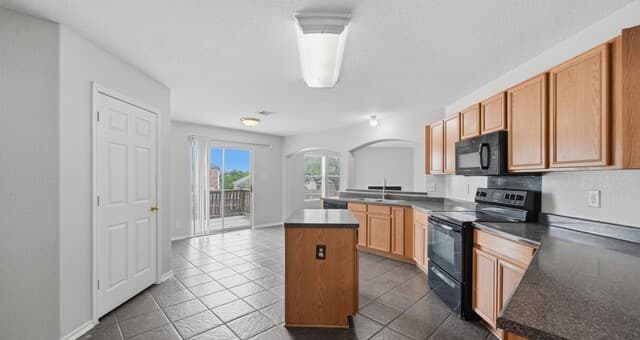 214  Hallie Cv, San Antonio, TX 78227 — photo 10