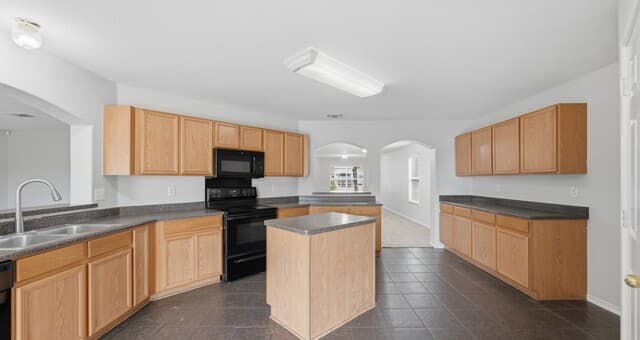 214  Hallie Cv, San Antonio, TX 78227 — photo 7