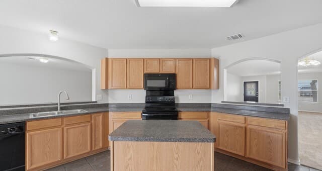 214  Hallie Cv, San Antonio, TX 78227 — photo 8