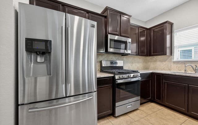 2940  Mineral Spgs, Schertz, TX 78108 — photo 9
