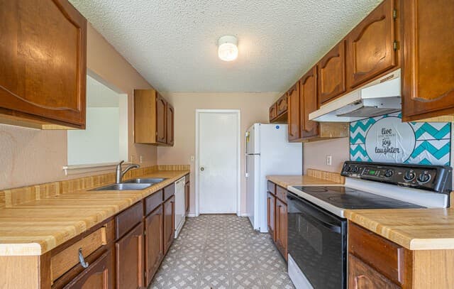 7677  Tarrasa, San Antonio, TX 78239 — photo 10