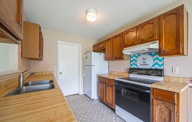 7677  Tarrasa, San Antonio, TX 78239 — photo 11