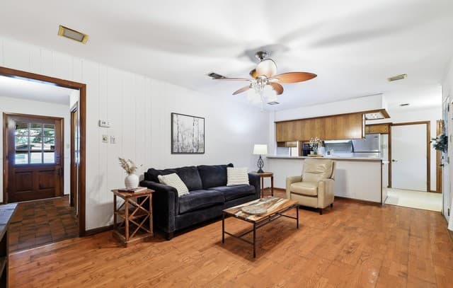 3603  Prince George Dr, San Antonio, TX 78230 — photo 2