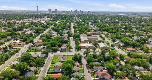 1910  Nolan, San Antonio, TX 78202 — photo 12