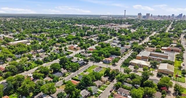 1910  Nolan, San Antonio, TX 78202 — photo 13