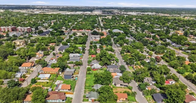 1910  Nolan, San Antonio, TX 78202 — photo 8