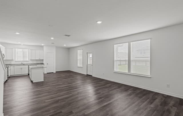 8211  Smithers Avenue, San Antonio, TX 78252 — photo 10