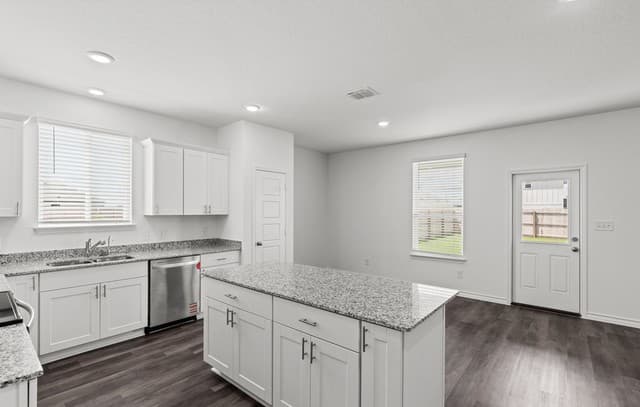 8211  Smithers Avenue, San Antonio, TX 78252 — photo 15
