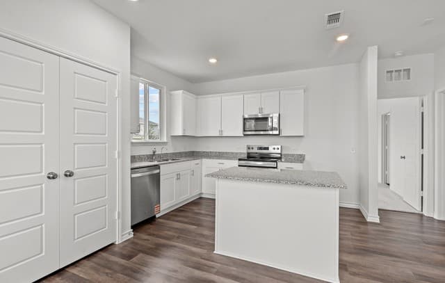 8215  Brandy Branch, San Antonio, TX 78252 — photo 12