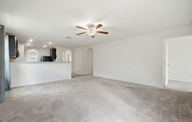 3323  Begonia Bnd, San Antonio, TX 78222 — photo 11