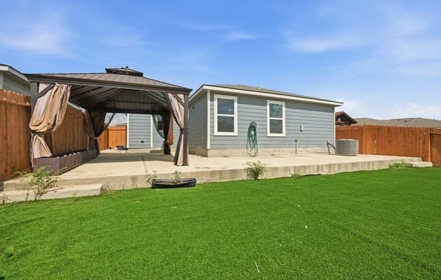 3323  Begonia Bnd, San Antonio, TX 78222 — photo 23