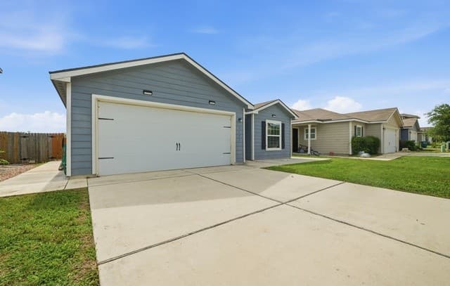 3323  Begonia Bnd, San Antonio, TX 78222 — photo 3