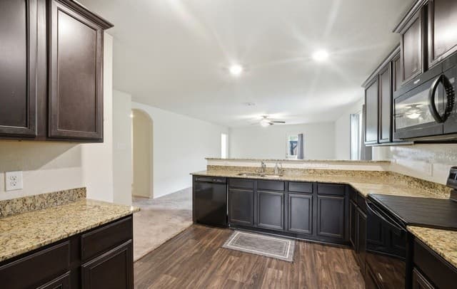3323  Begonia Bnd, San Antonio, TX 78222 — photo 6