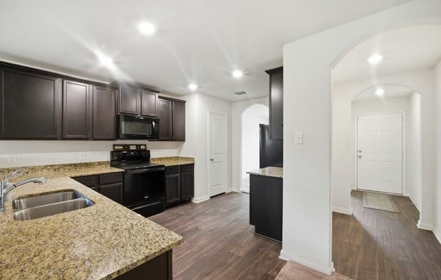 3323  Begonia Bnd, San Antonio, TX 78222 — photo 7